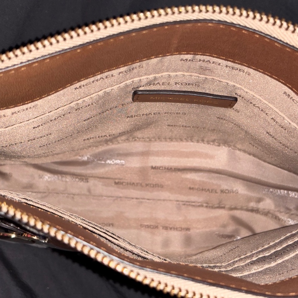 🌺Rare🌺 Michael Kors Floral Appliqué Limited Edition Clutch - Picture 7 of 12